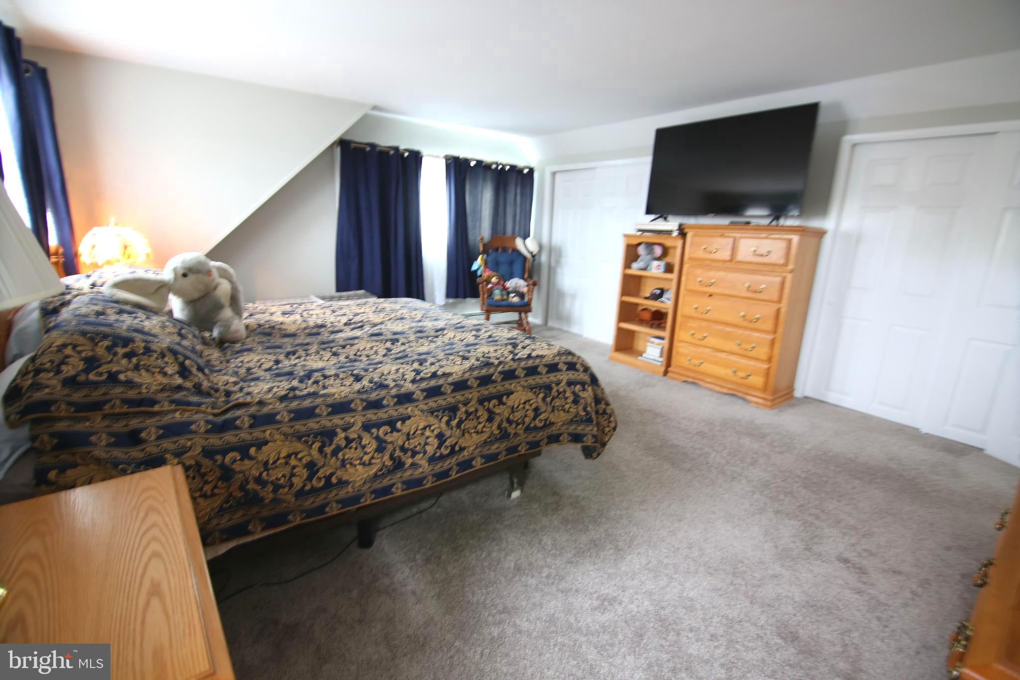 42 Hemlock Road Levittown, PA 19056 - Photo 17 of 33 Gallery Image 17