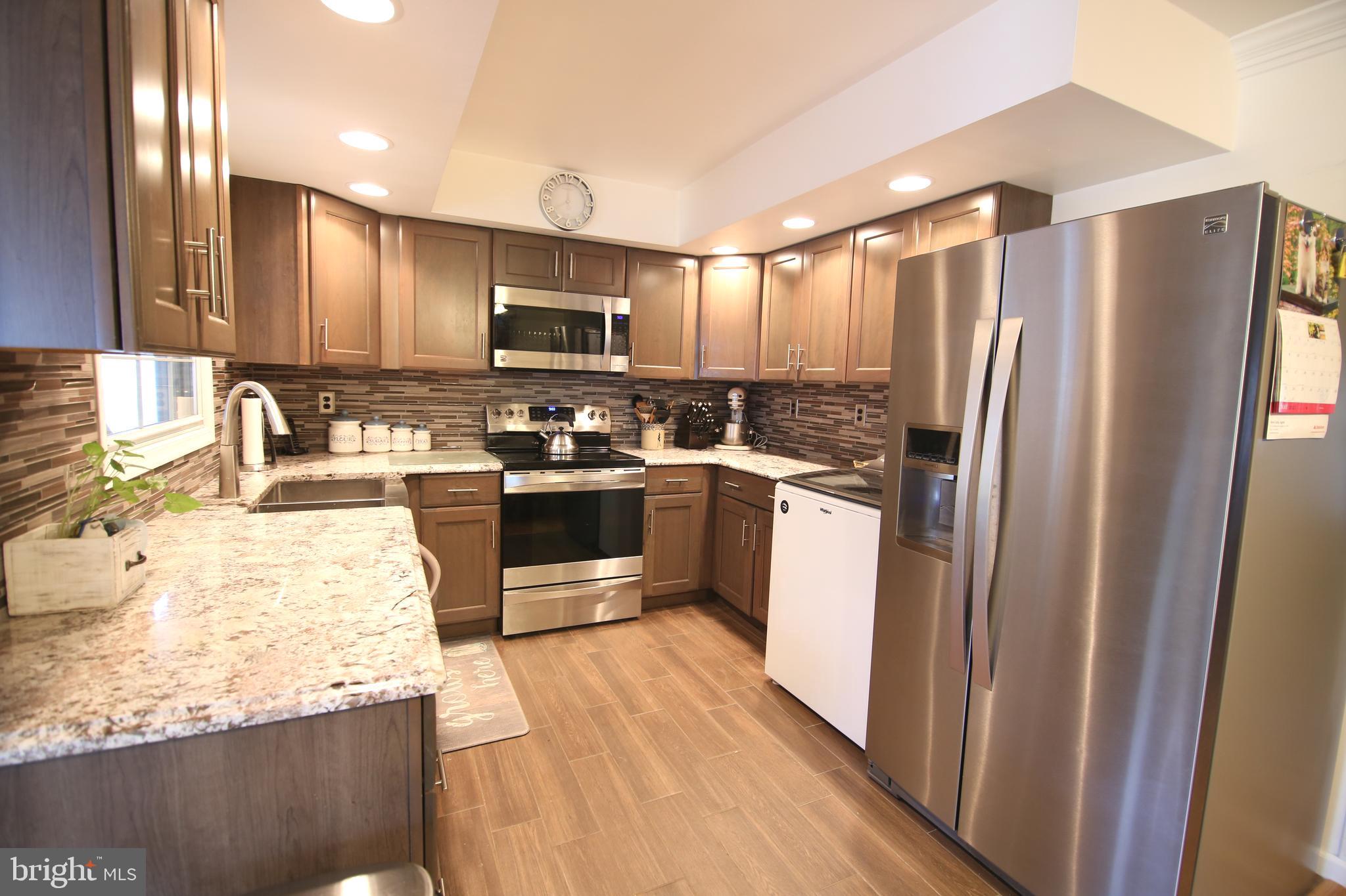 42 Hemlock Road Levittown, PA 19056 - Photo 6 of 33 Gallery Image 6