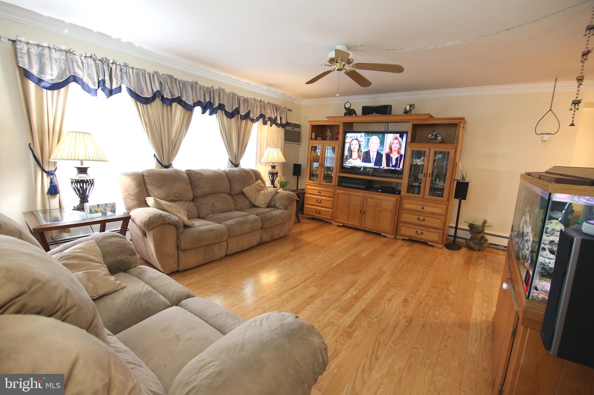 42 Hemlock Road Levittown, PA 19056 - Photo 9 of 33 Gallery Image 9