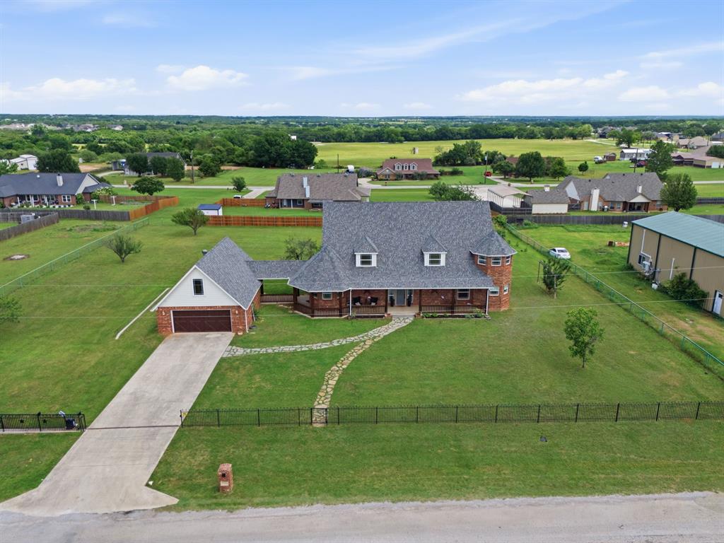 250 Newfield Lane Springtown, TX 76082 - Photo 2 of 38