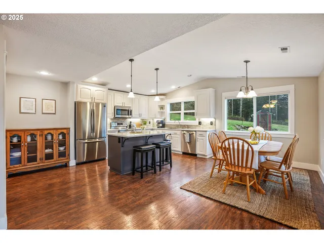 $1,149,999 | 13300 Northeast Whitlow Lane, Newberg, OR 97132