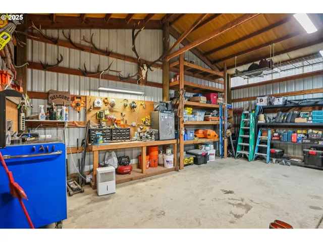 $1,149,999 | 13300 Northeast Whitlow Lane, Newberg, OR 97132