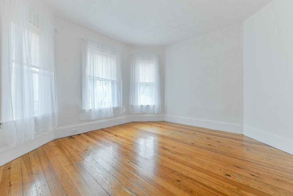 86 Whitfield Street Boston, MA 02124 - Photo 3 of 27