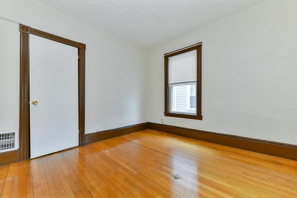 86 Whitfield Street Boston, MA 02124 - Photo 8 of 27