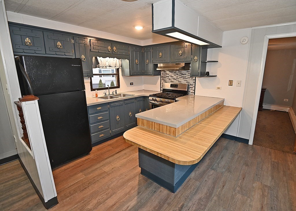 55 Longboat Road West Wareham, MA 02576 - Photo 4 of 18 Gallery Image 4
