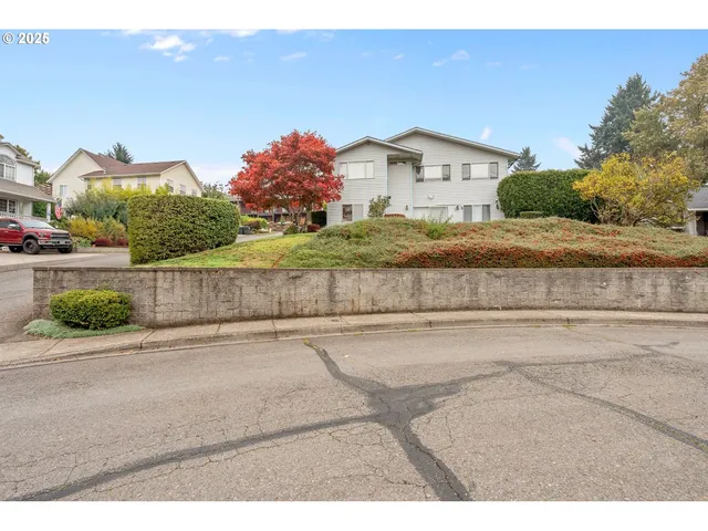 a house view with a outdoor space