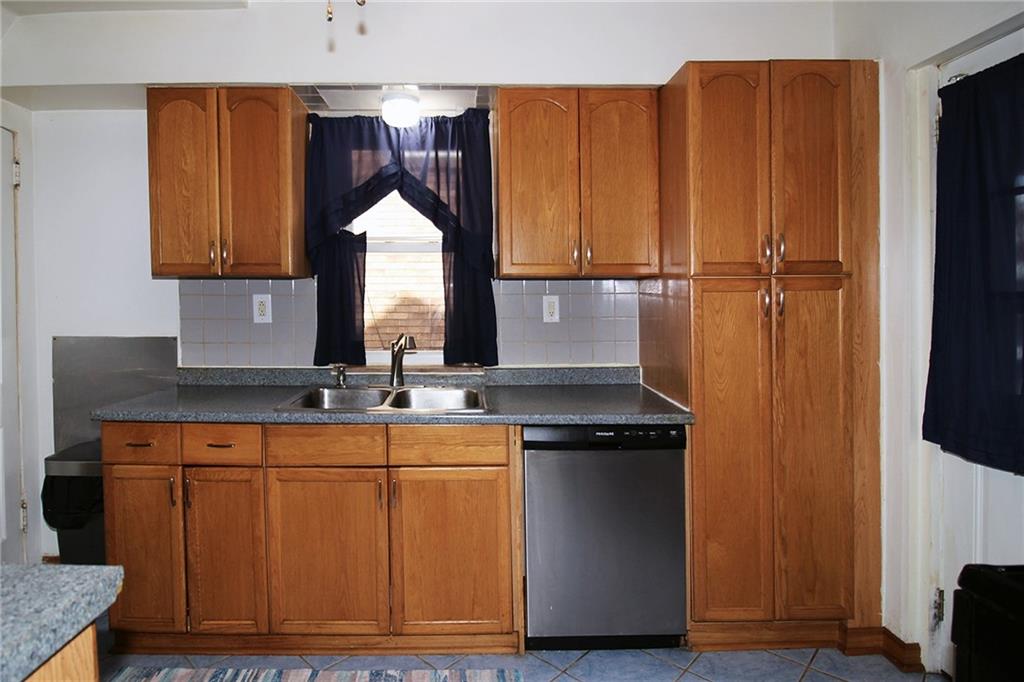 207 East Garden Road Pittsburgh, PA 15227 - Photo 10 of 37