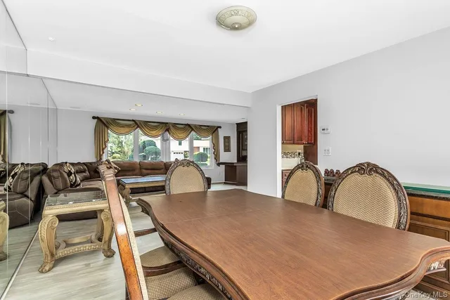 $1,599,000 | 83 The Dell, Searingtown, NY 11507