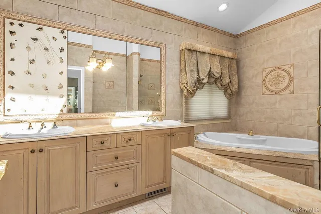 $1,599,000 | 83 The Dell, Searingtown, NY 11507