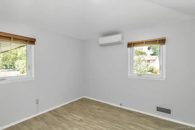 $1,599,000 | 83 The Dell, Searingtown, NY 11507