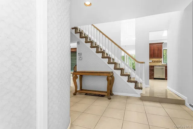 $1,599,000 | 83 The Dell, Searingtown, NY 11507