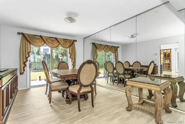 $1,599,000 | 83 The Dell, Searingtown, NY 11507