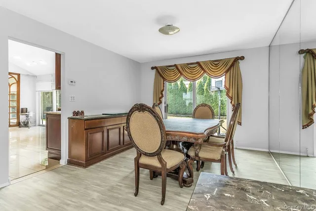 $1,599,000 | 83 The Dell, Searingtown, NY 11507