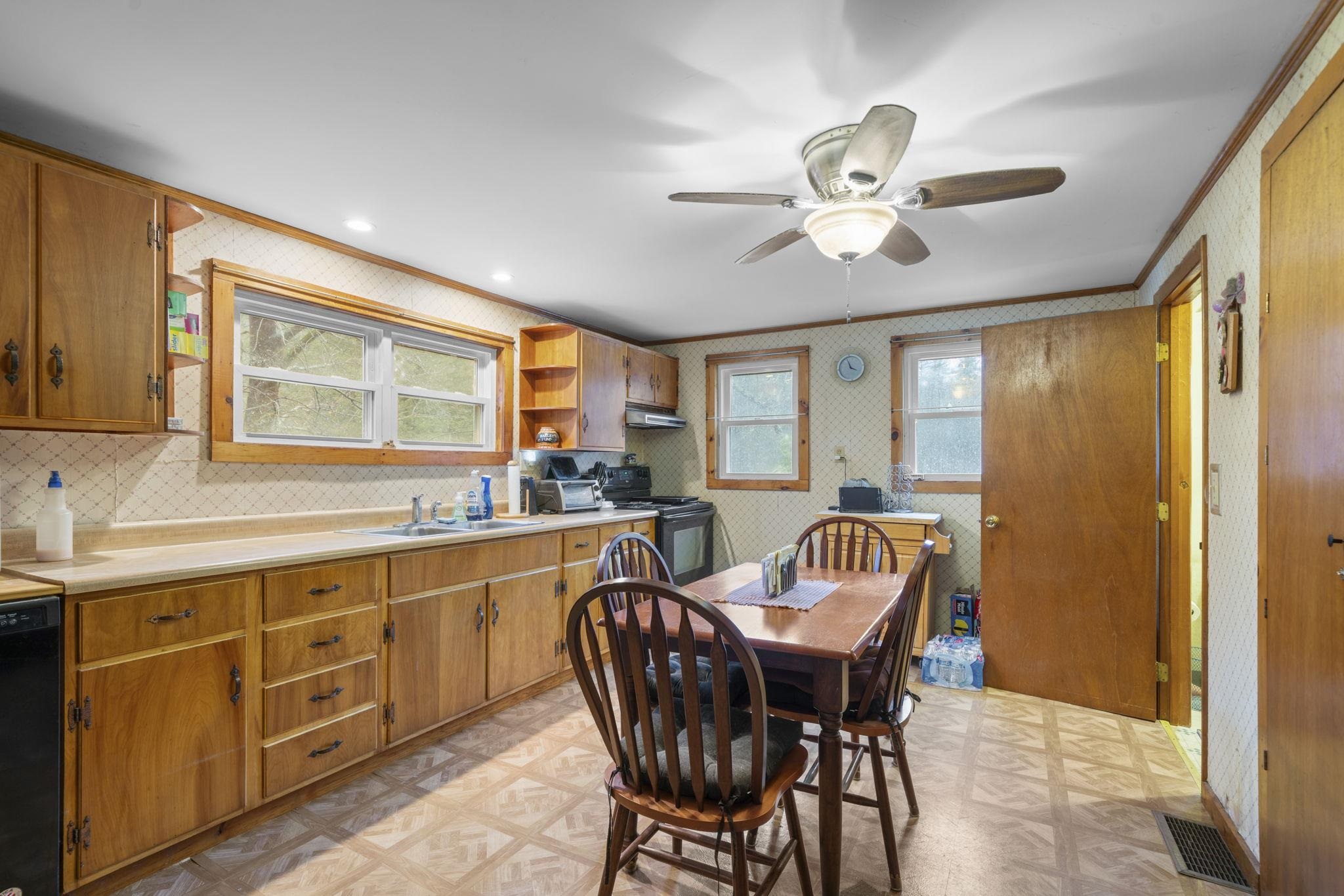 520 Goboro Road Chichester, NH 03258 - Photo 7 of 47