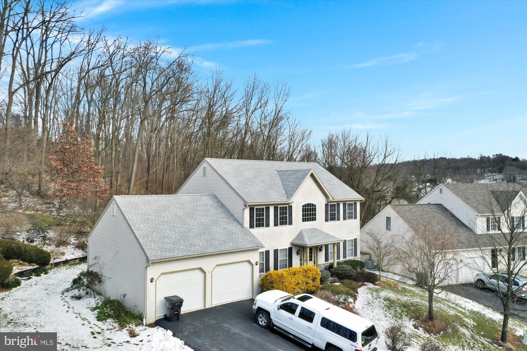 41 Madison Drive Reading, PA 19606 - Photo 3 of 38