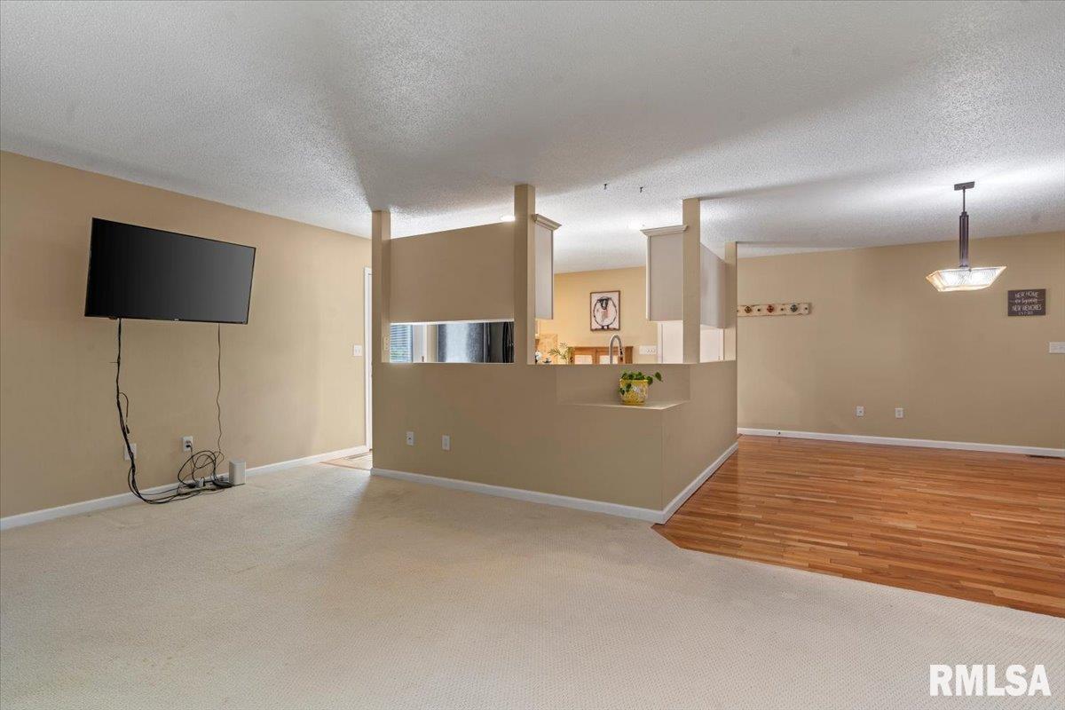 1009 Rickard Court Springfield, IL 62704 - Photo 7 of 29 Gallery Image 7