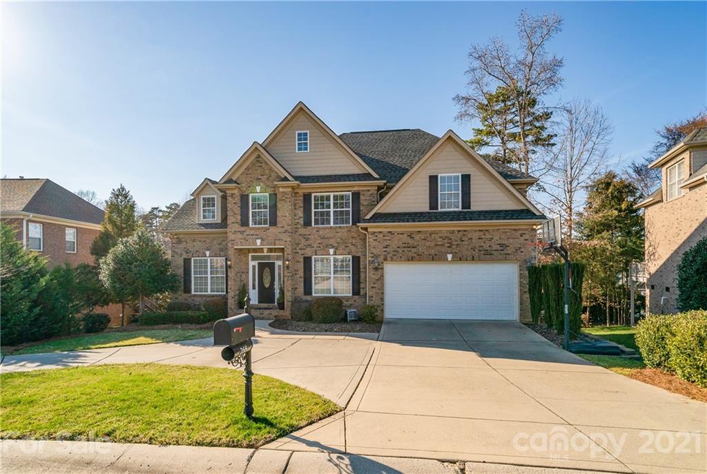 268 Hemmingway Lane Fort Mill, SC 29708 - Photo 2 of 43 a front view of a house with garden