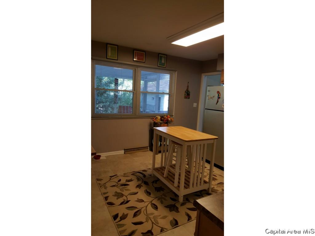 505 Witherspoon Drive Springfield, IL 62704 - Photo 6 of 15 Gallery Image 6