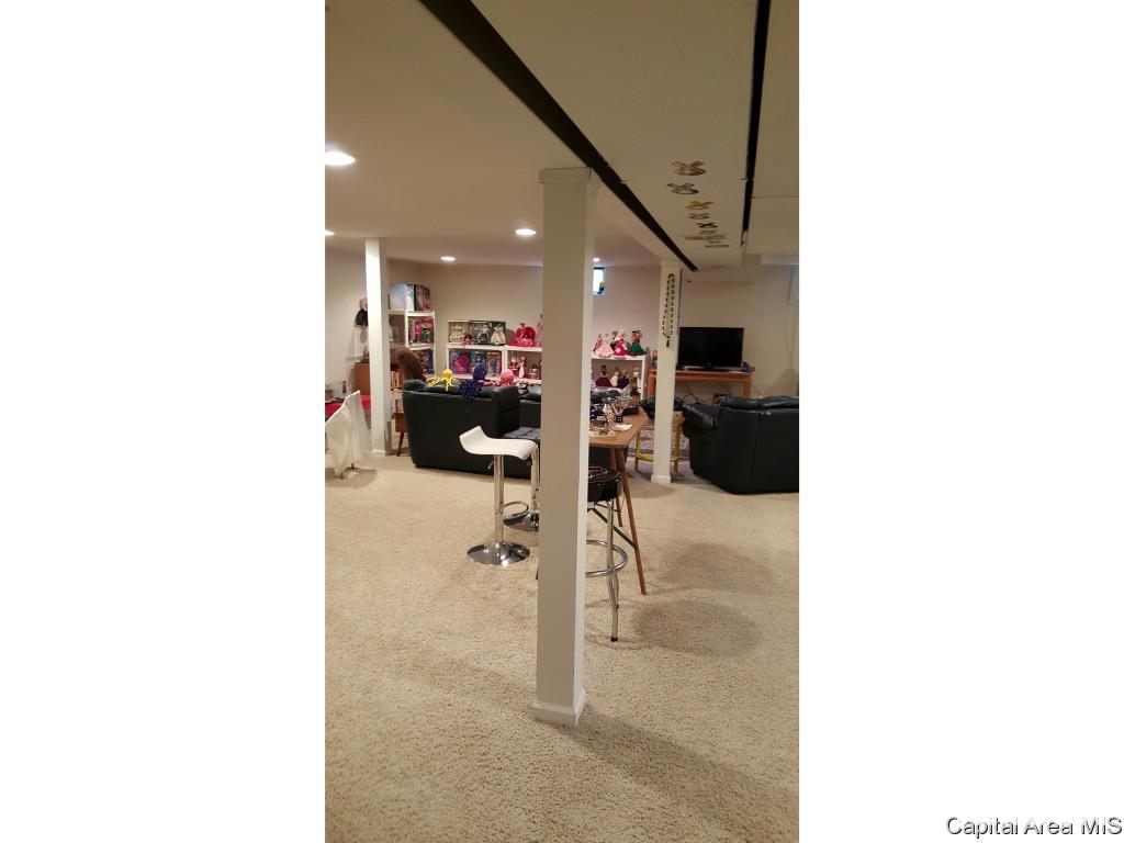 505 Witherspoon Drive Springfield, IL 62704 - Photo 10 of 15 Gallery Image 10