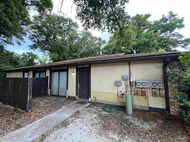 $975 | 6809 Tiki Lane, Unit 1, Pensacola, FL 32503