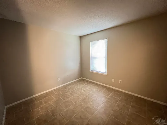 $975 | 6809 Tiki Lane, Unit 1, Pensacola, FL 32503