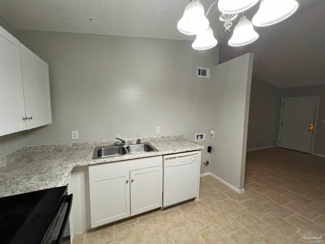 $975 | 6809 Tiki Lane, Unit 1, Pensacola, FL 32503