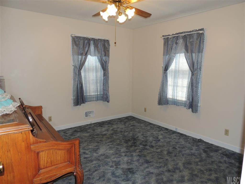 1003 7th Avenue Southwest Conover, NC 28613 - Photo 6 of 25 Gallery Image 6