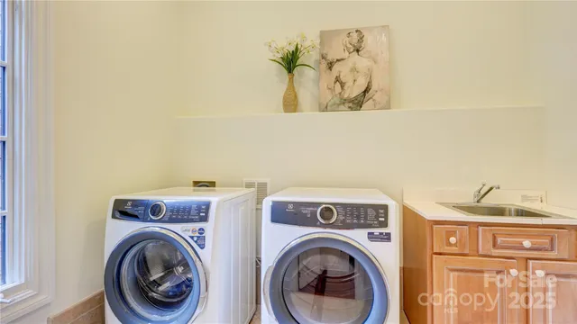 $2,170,000 | 2310 La Maison Drive, Charlotte, NC 28226