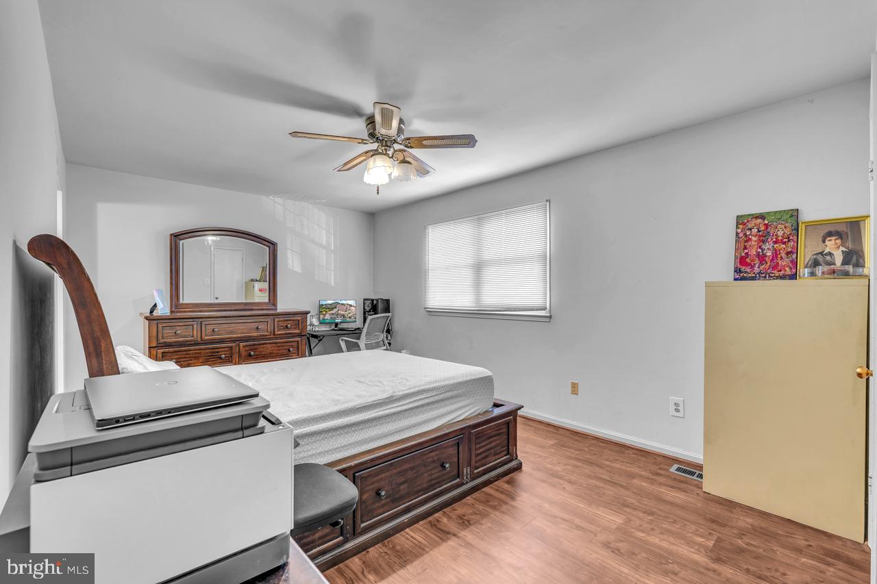 7437 Jayhawk Street Annandale, VA 22003 - Photo 11 of 29