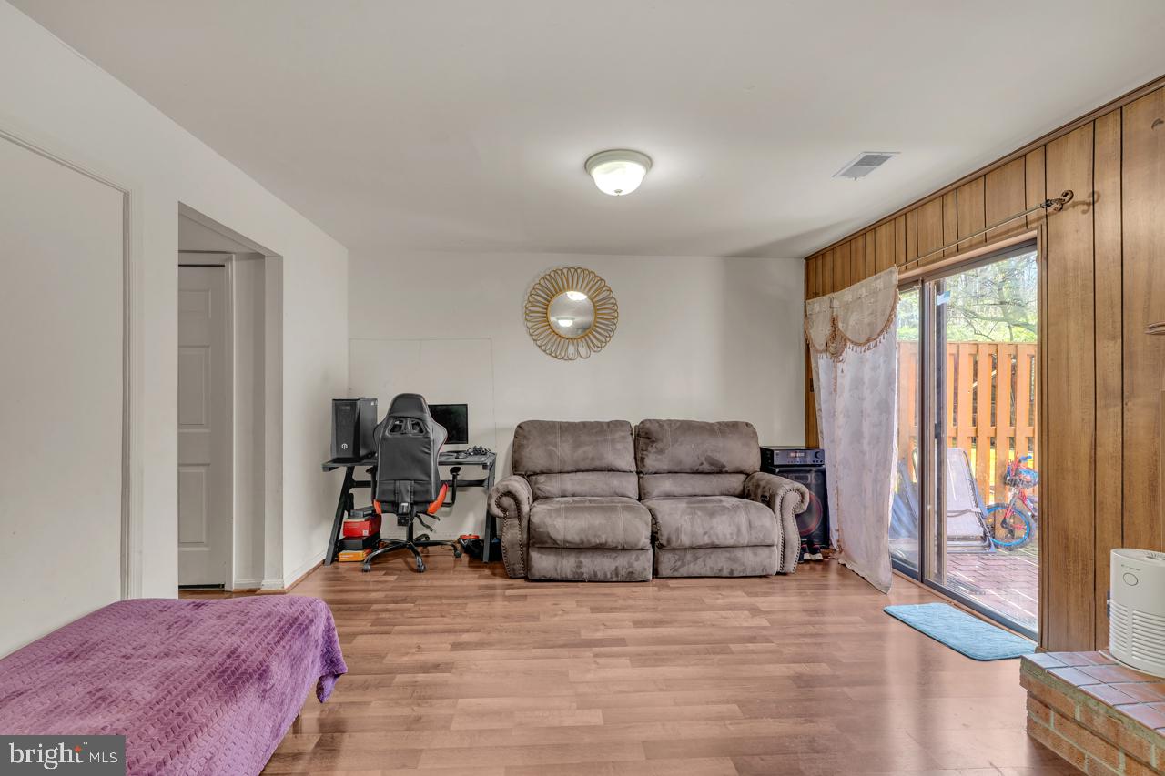 7437 Jayhawk Street Annandale, VA 22003 - Photo 20 of 29