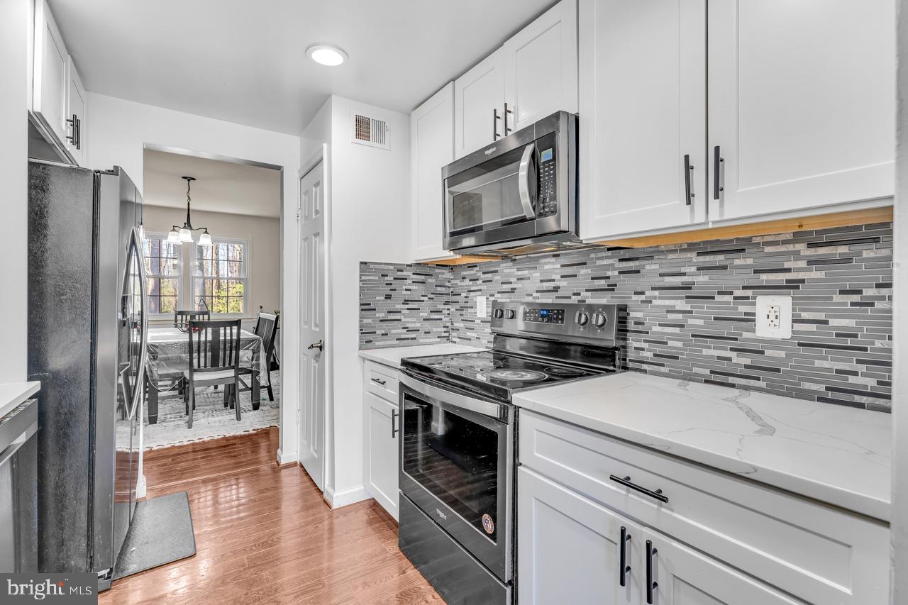 7437 Jayhawk Street Annandale, VA 22003 - Photo 4 of 29