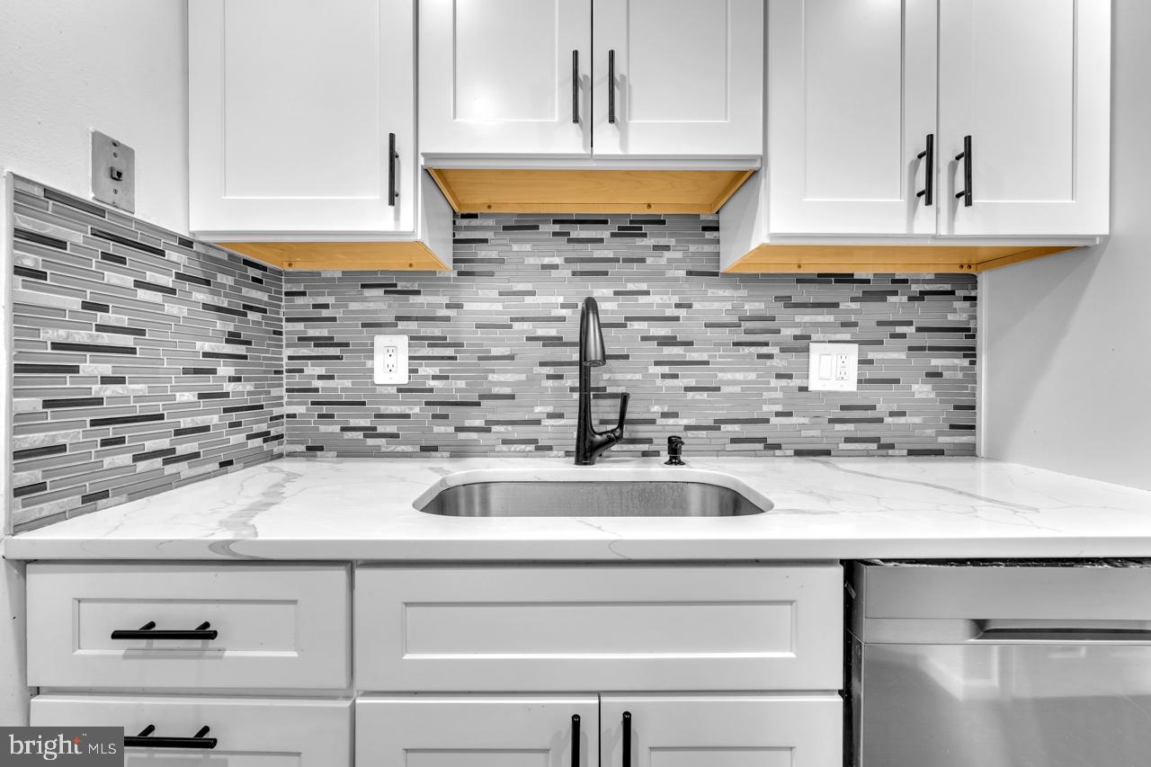 7437 Jayhawk Street Annandale, VA 22003 - Photo 5 of 29