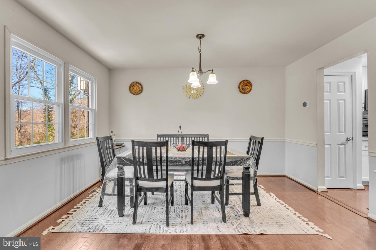 7437 Jayhawk Street Annandale, VA 22003 - Photo 7 of 29