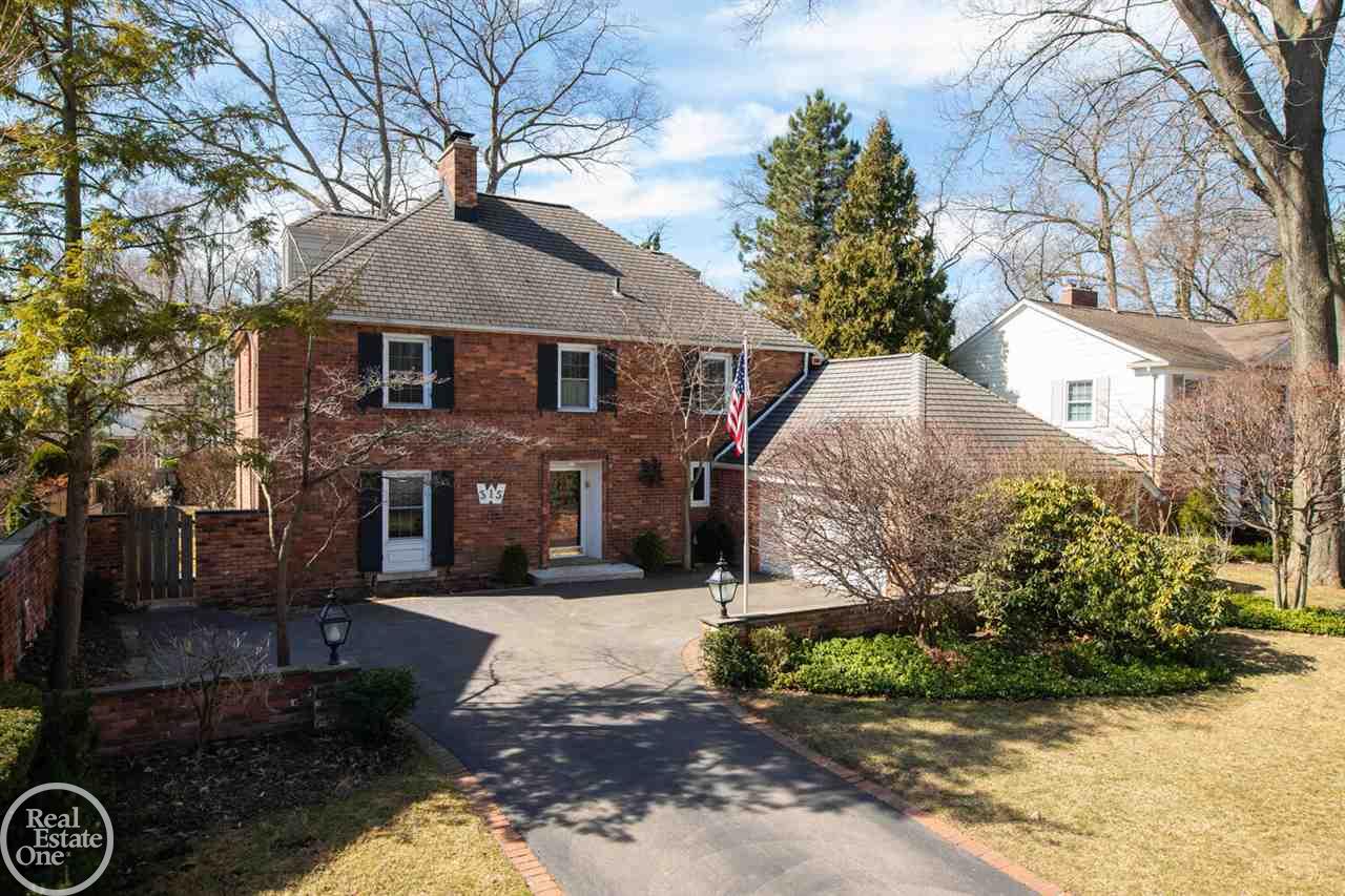 315 Touraine Road Grosse Pointe, MI 48236 - Photo 2 of 33 50037055-1.JPG