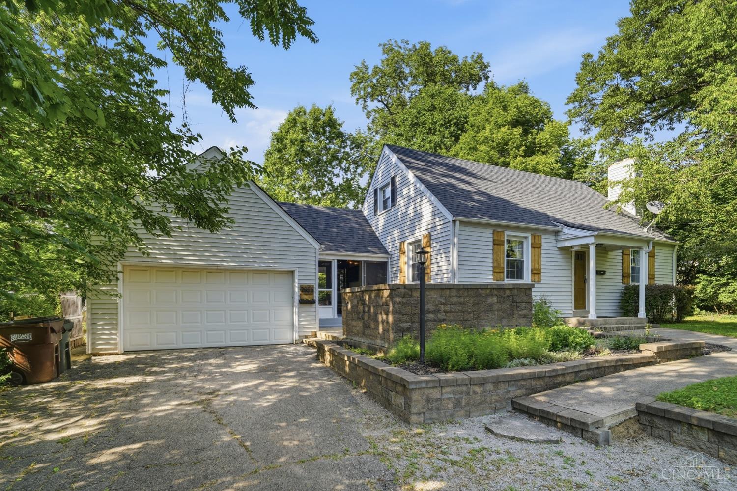 2856 Jessup Road Cincinnati, OH 45239 - Photo 3 of 50