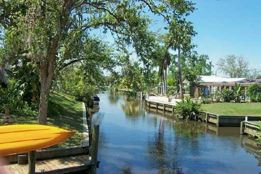 561 Southwest Timber Trail Stuart, FL 34997 - Photo 5 of 8 Gallery Image 5