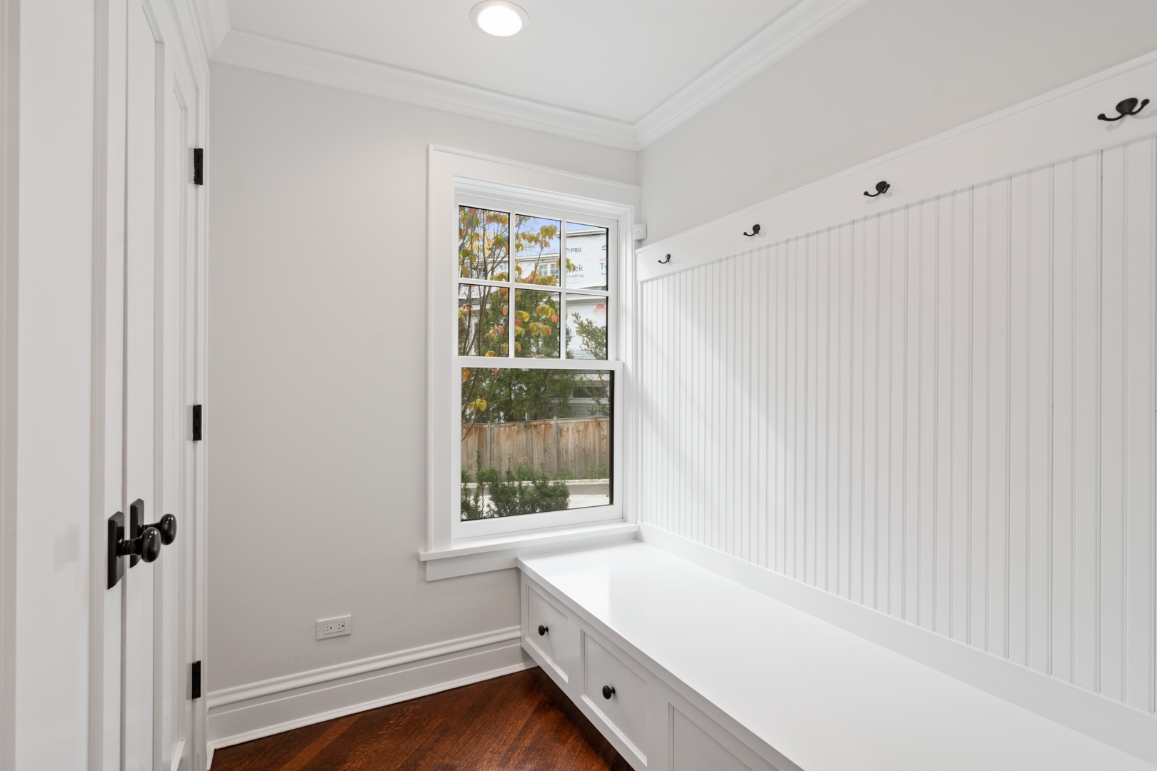 1045 Pine Street Winnetka, IL 60093 - Photo 18 of 38 a bathroom with a bathtub and a window