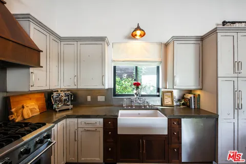 $2,395,000 | 28960 Crags Drive, Agoura Hills, CA 91301