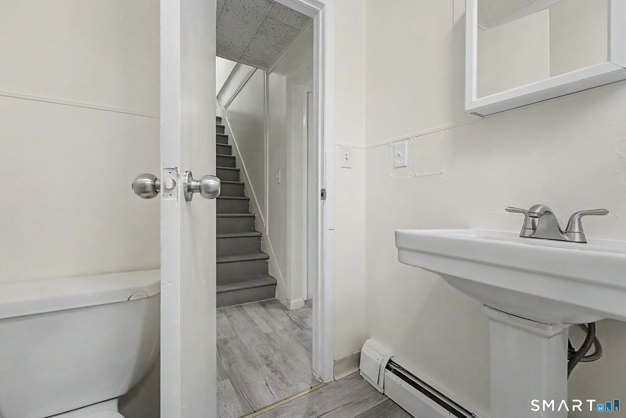 52 Alder Street Waterbury, CT 06708 - Photo 19 of 40