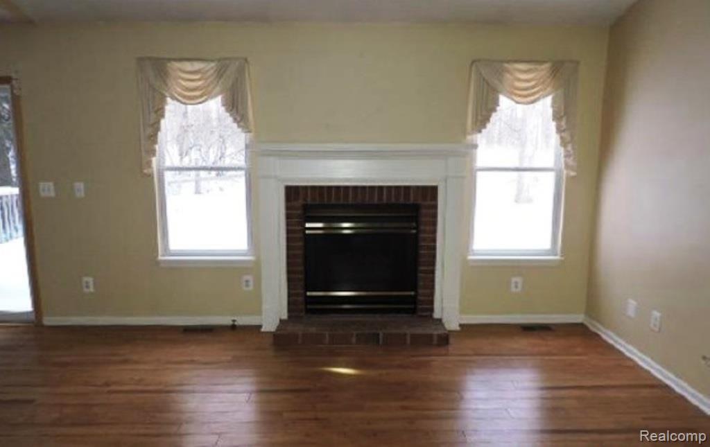 3766 Sandhill Road Lansing, MI 48911 - Photo 4 of 12 4.jpg
