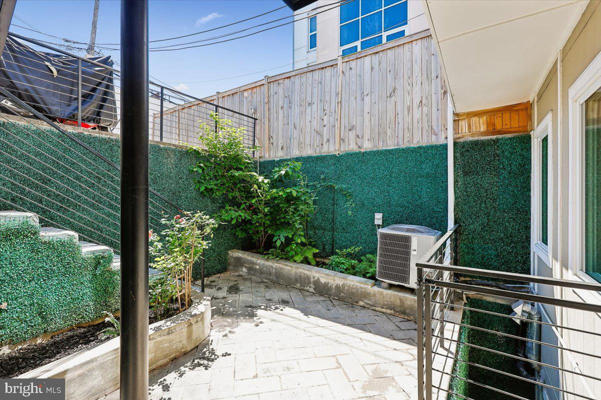 2429 Ontario Road Northwest, Unit 2 Washington, DC 20009 - Photo 46 of 52