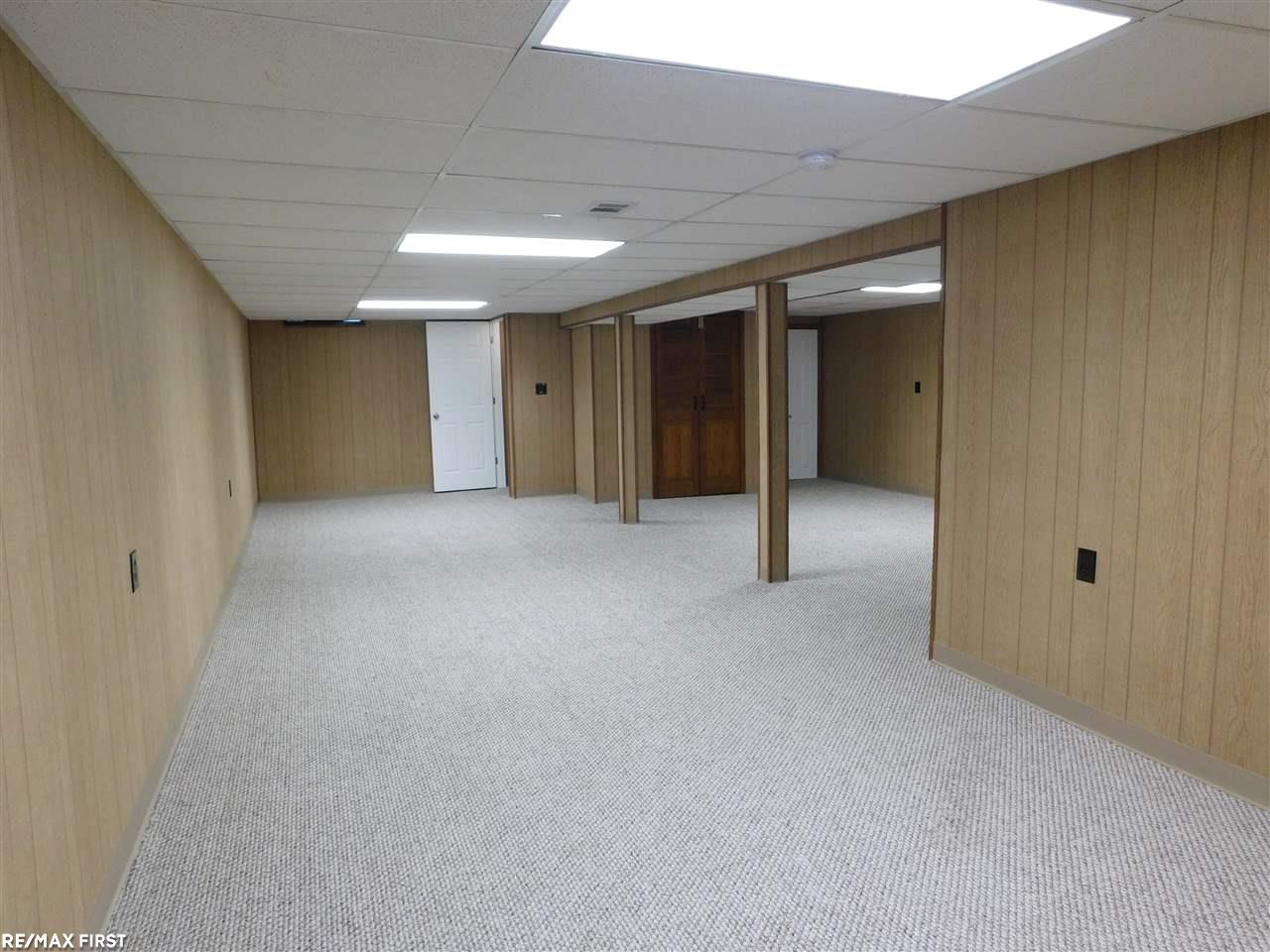 18021 East Thirteen Mile Road Fraser, MI 48026 - Photo 26 of 35 50050390-25.JPG