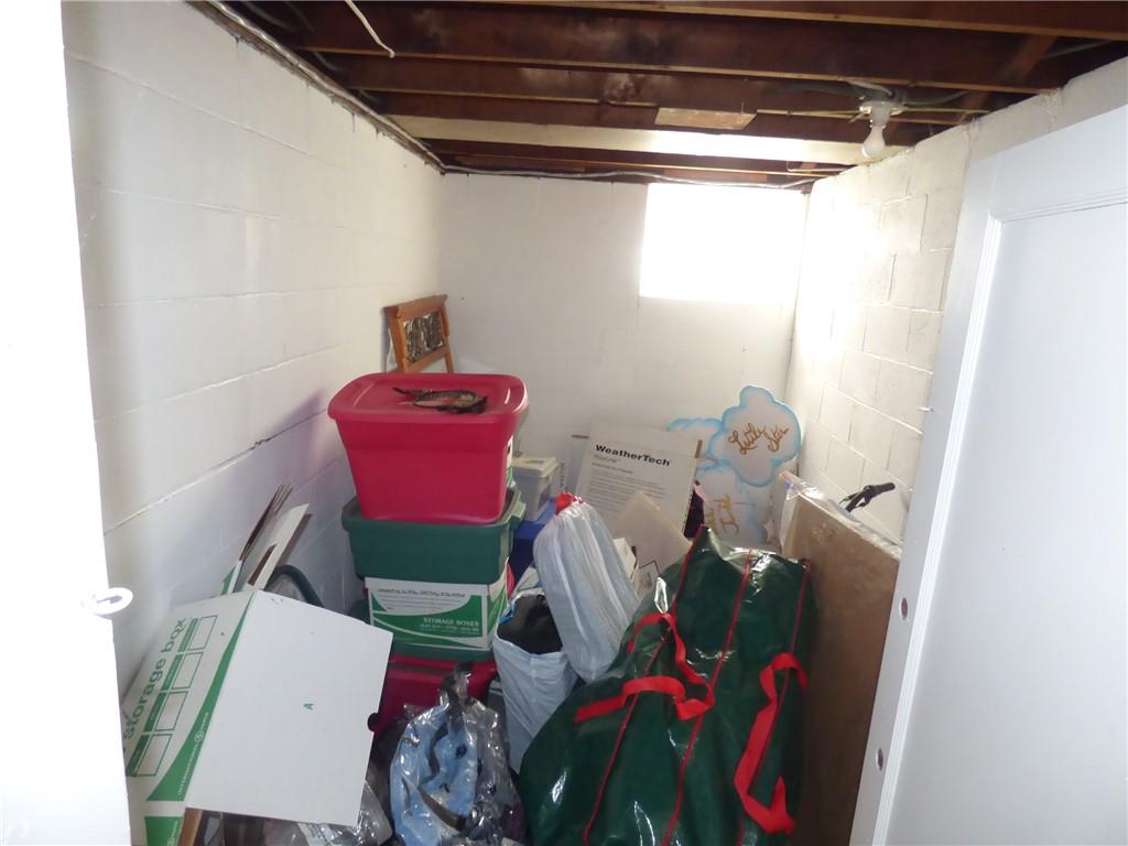 41 Charlton Street, Unit 2 Pittsburgh, PA 15204 - Photo 17 of 17 a utility room with dryer washer and a view of living room
