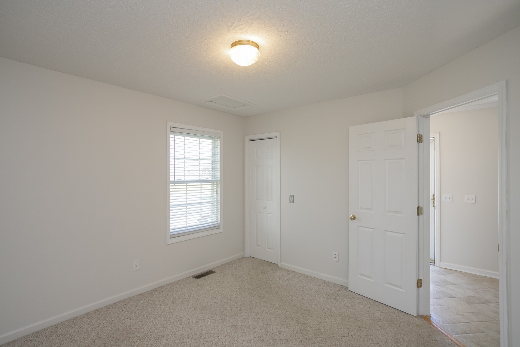 3354 Lipscomb Cemetery Road Springfield, TN 37172 - Photo 21 of 46 a view of an empty room with a window
