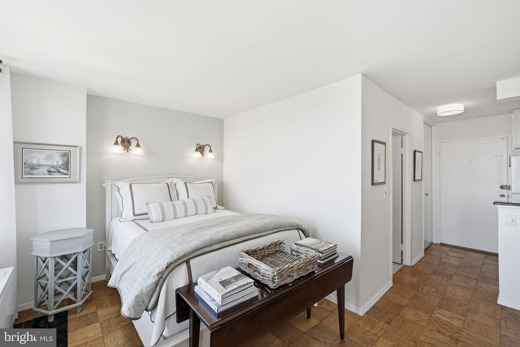 2800 Wisconsin Avenue Northwest, Unit 1001 Washington, DC 20007 - Photo 6 of 25 Very pretty bedroom area for Queen bed
