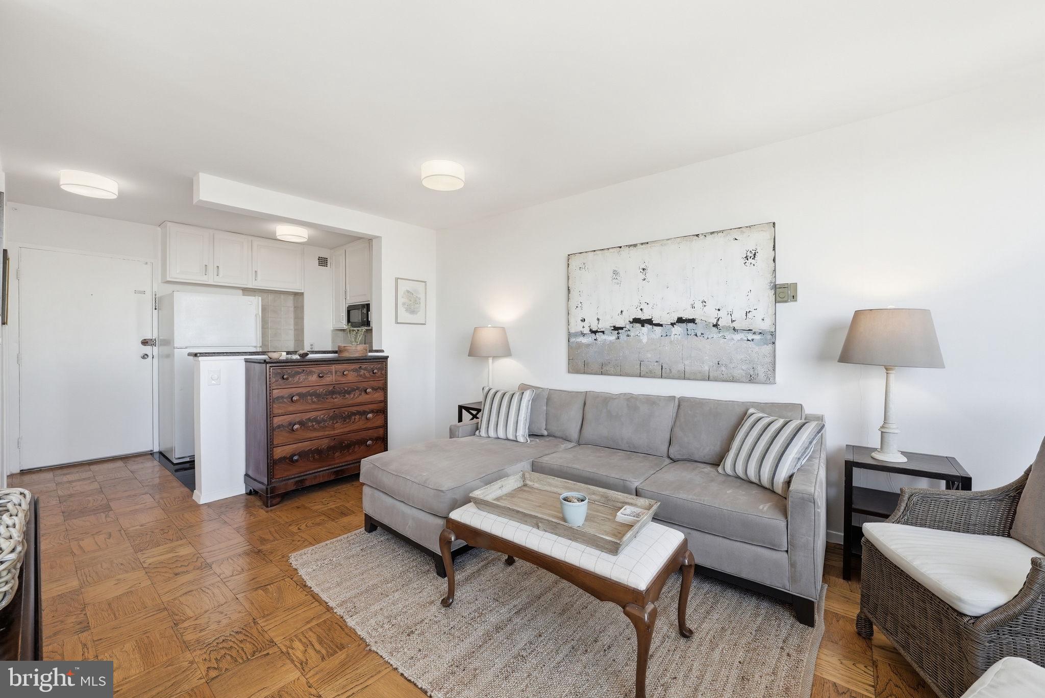 2800 Wisconsin Avenue Northwest, Unit 1001 Washington, DC 20007 - Photo 7 of 25 Nice size LR, parquet floors