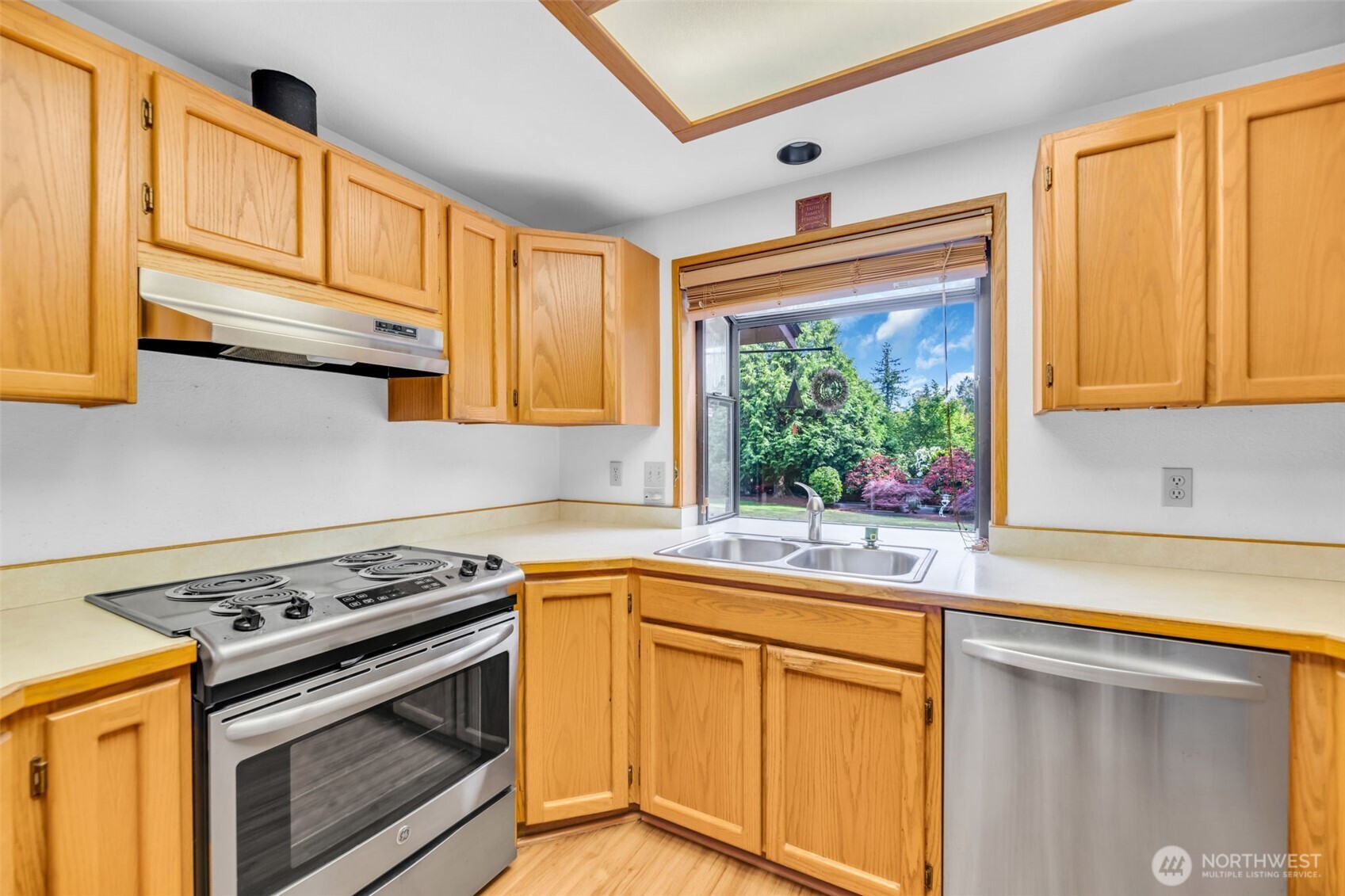 623 Southwest 122nd Street Seattle, WA 98146 - Photo 12 of 31 Gallery Image 12