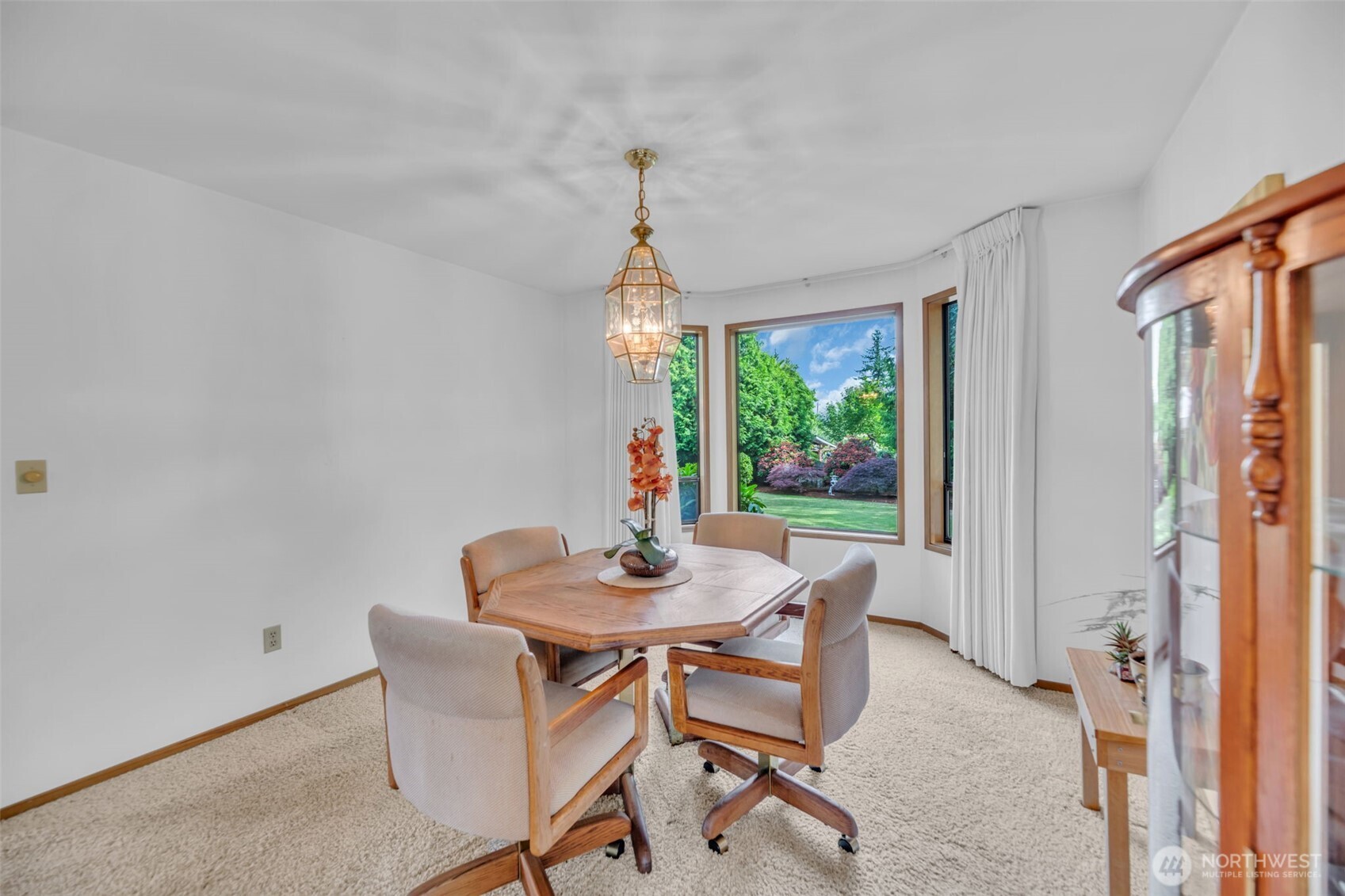 623 Southwest 122nd Street Seattle, WA 98146 - Photo 5 of 31 Gallery Image 5