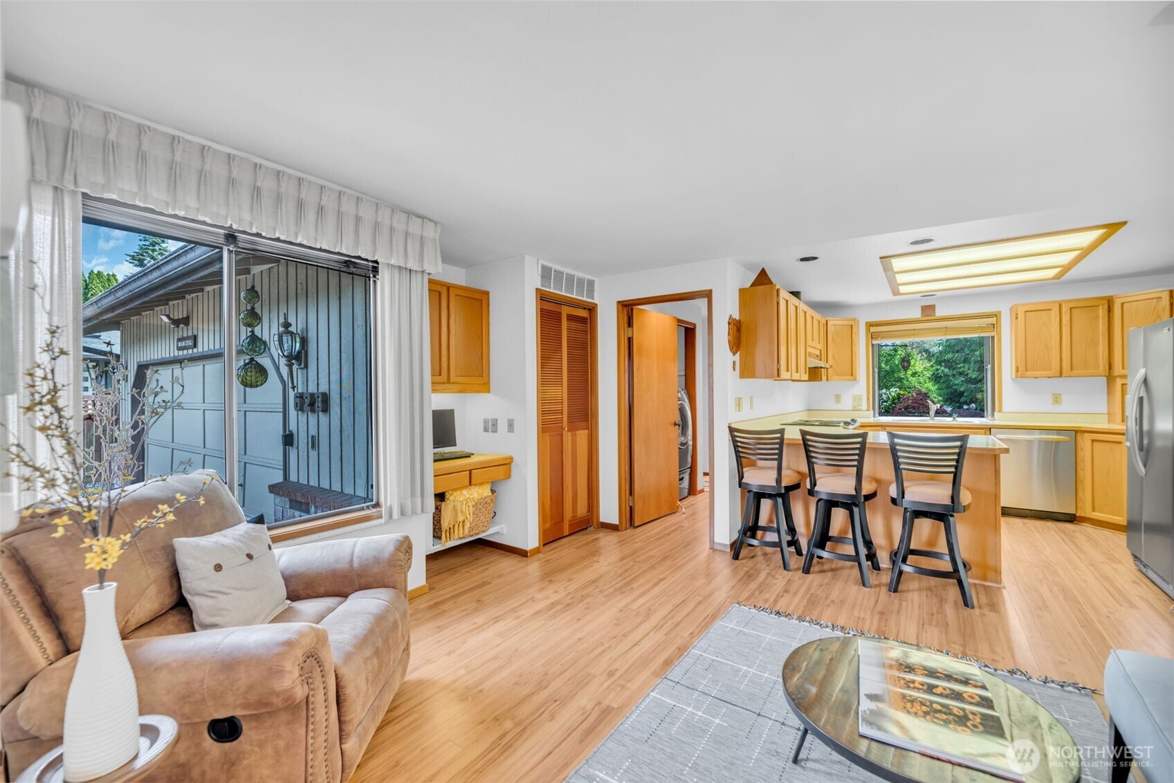 623 Southwest 122nd Street Seattle, WA 98146 - Photo 9 of 31 Gallery Image 9