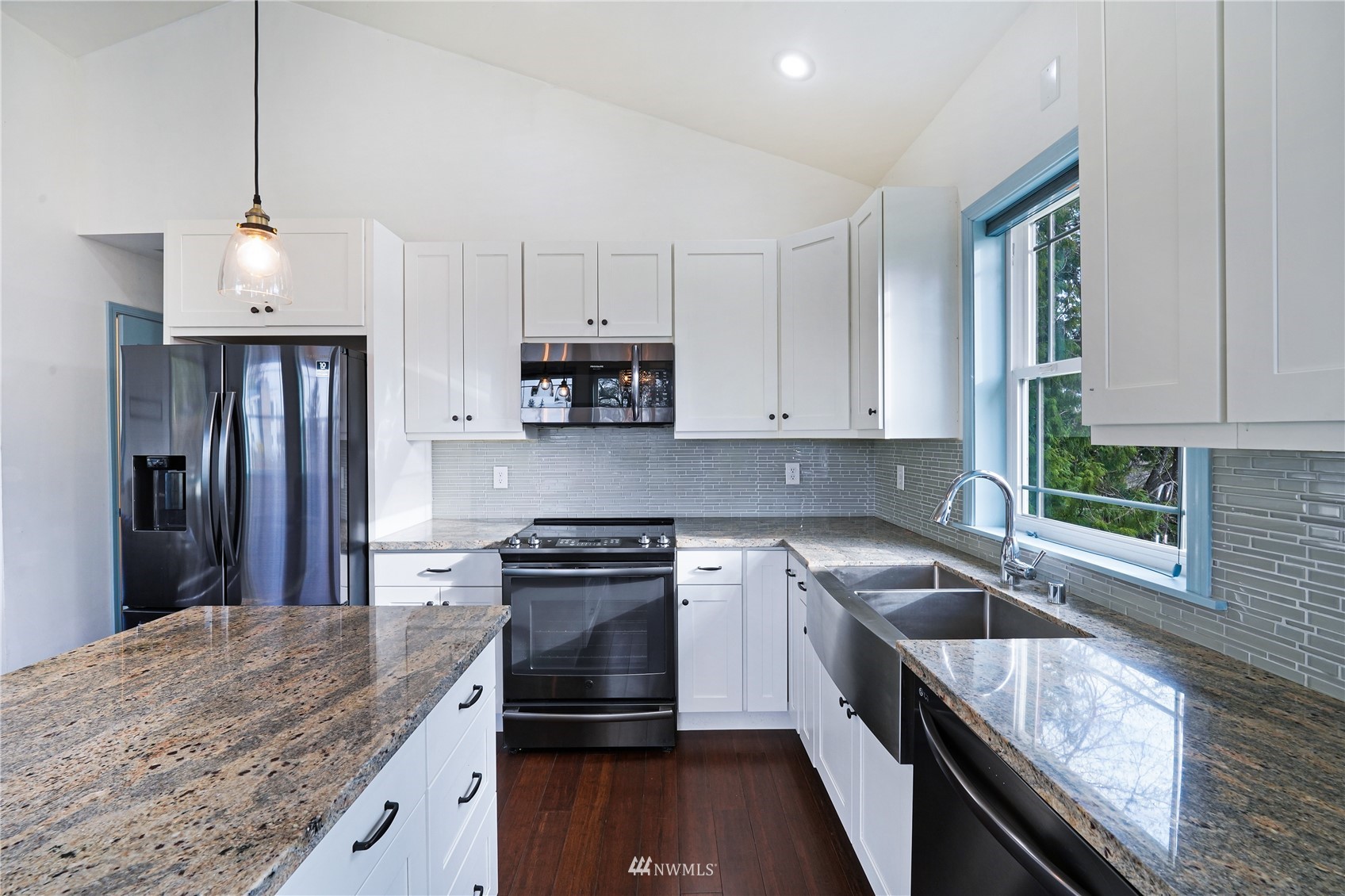3771 Hubble Court Clinton, WA 98236 - Photo 10 of 30 Gallery Image 10